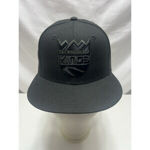 New Era 59FIFTY Sacramento Kings Black Olive Sparkle Park Logo 6 7/8 Hat